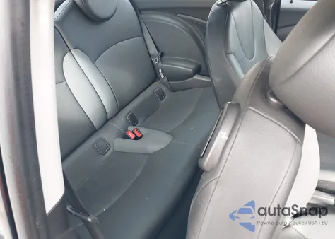 2010 Mini Cooper z USA, uszkodzony, nr VIN WMWMF3C56ATZ62177